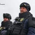 На зображенні може бути: 3 людини та текст