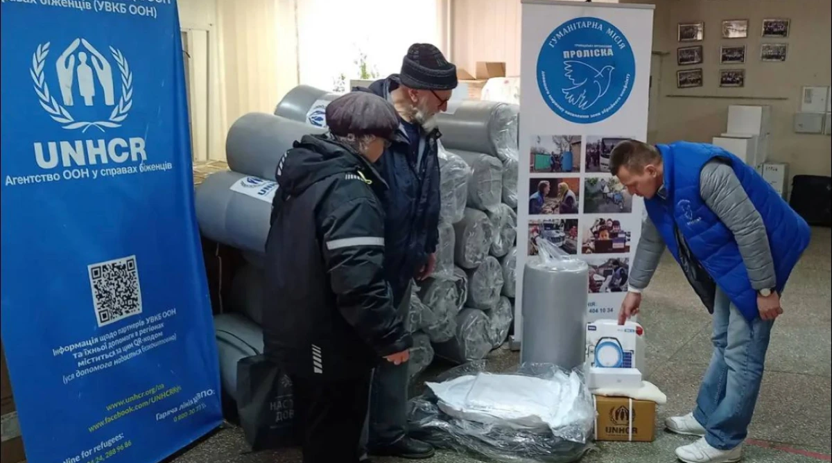 Допомогу від волонтерів отримали жителі Херсонської громади, чиї оселі постраждали від обстрілів