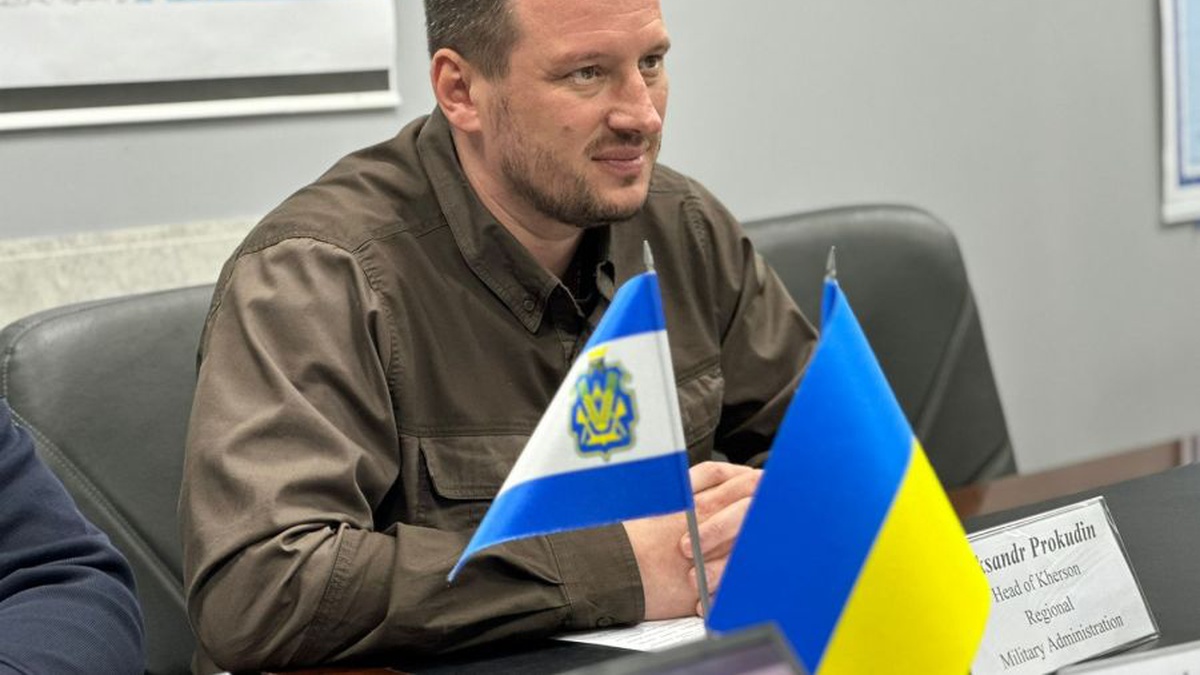 Ворог продовжує обстрілювати Херсонську область, є постраждалі