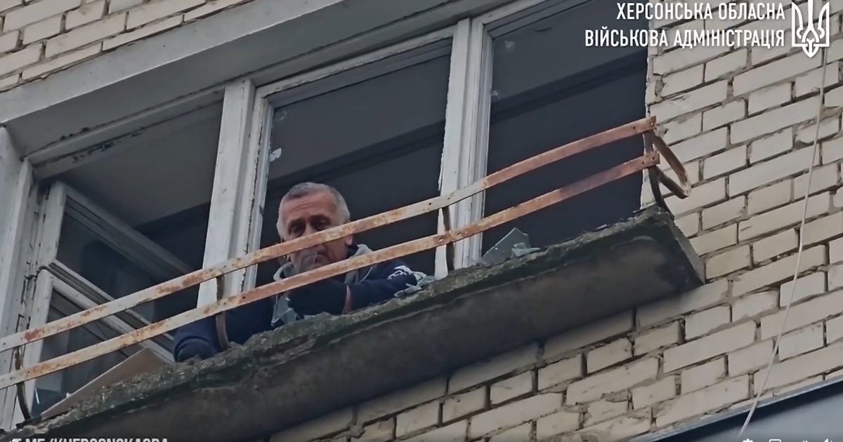 Чергова атака росіян на Херсонщину: бибиті вікна, пошкоджені балкони, згорілі автівки, налякані дорослі й діти :: Інтент :: Регіональна мережа якісної журналістики
