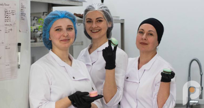 переселенка знайомить одеситів з незвичними смаками макарон