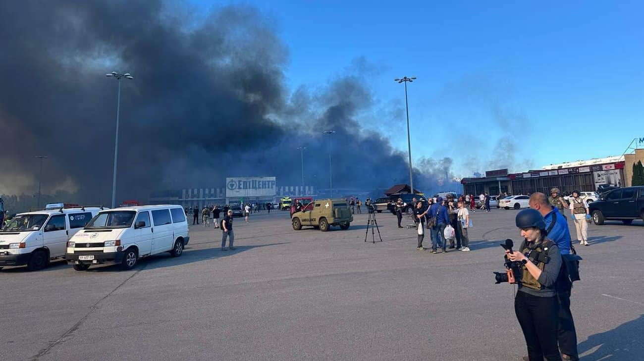 Удар по ”Епіцентру” в Харкові: кількість постраждалих зросла до 35