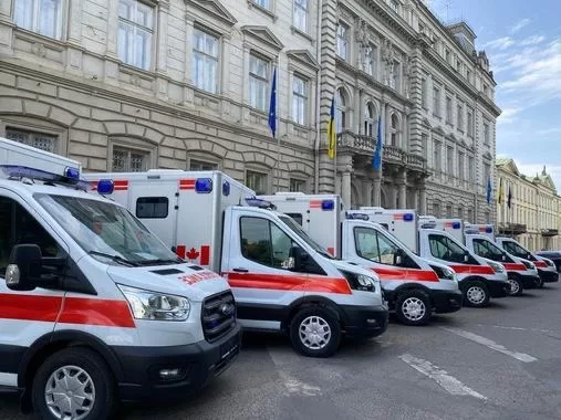 Херсонщина отримала автівки “швидкої” від Канади
