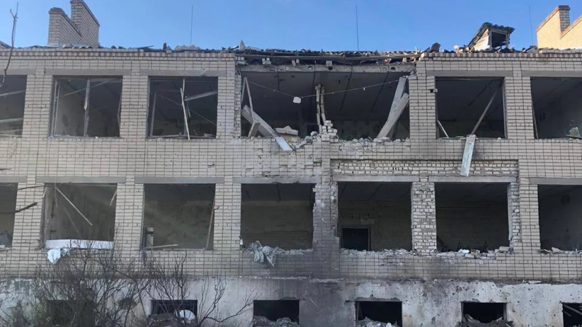 Армія РФ атакувала Херсонщину керованими авіабомбами: руйнувань зазнала школа