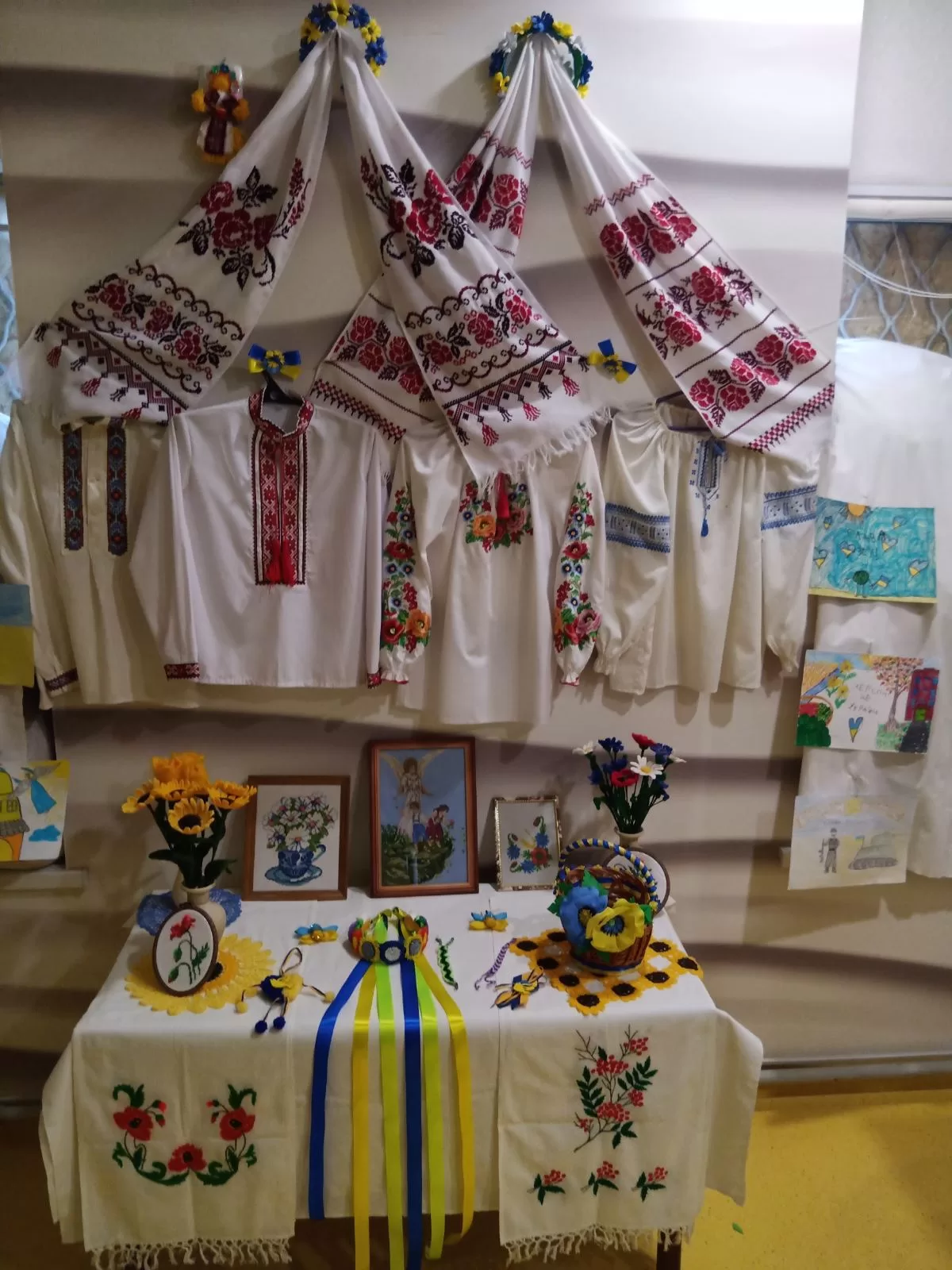 Лікарі Херсона приєдналися до флешмобу до Дня вишиванки – Український південь