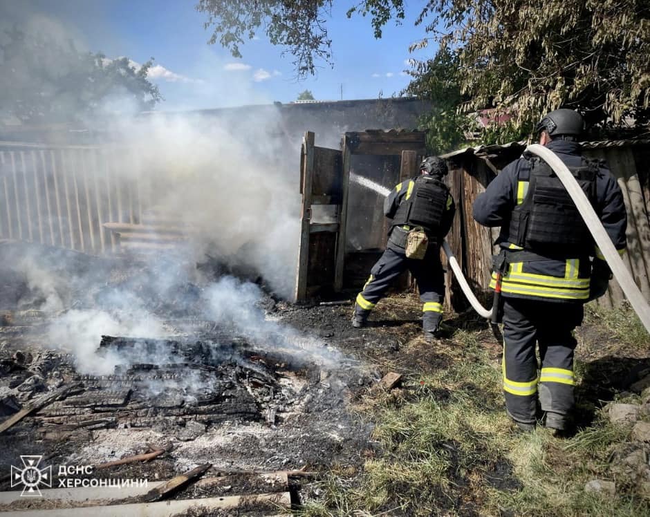Високопільські рятувальники гасили пожежу господарчої споруди Вчора вдень високопільські вогнеборці
