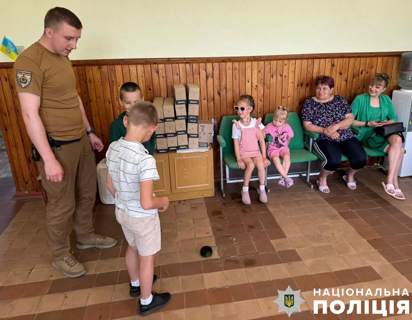 На Херсонщині ювенальні поліцейські розповіли дітям про правила мінної безпеки