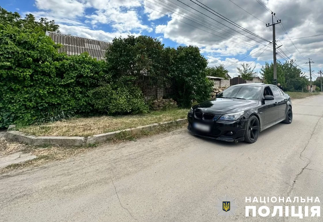 Нетверезий водій пропонував поліцейським 50 тисяч гривень за непритягнення до ві