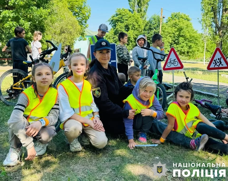 Поліцейські провели практичний велоурок для діток з Херсонської громади

Працівн