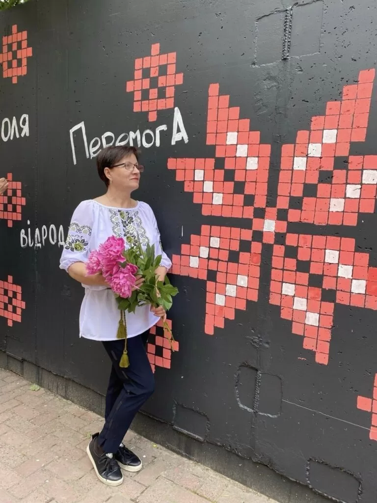 У Херсоні модульне укриття розмалювали у стилі вишиванки | Місто Сонця