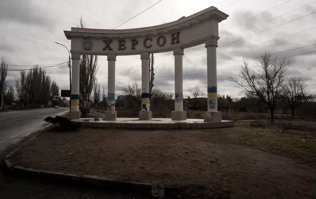 У центрі Херсона призупинили роботу гуманітарного штабу та “Пунктів незламності”