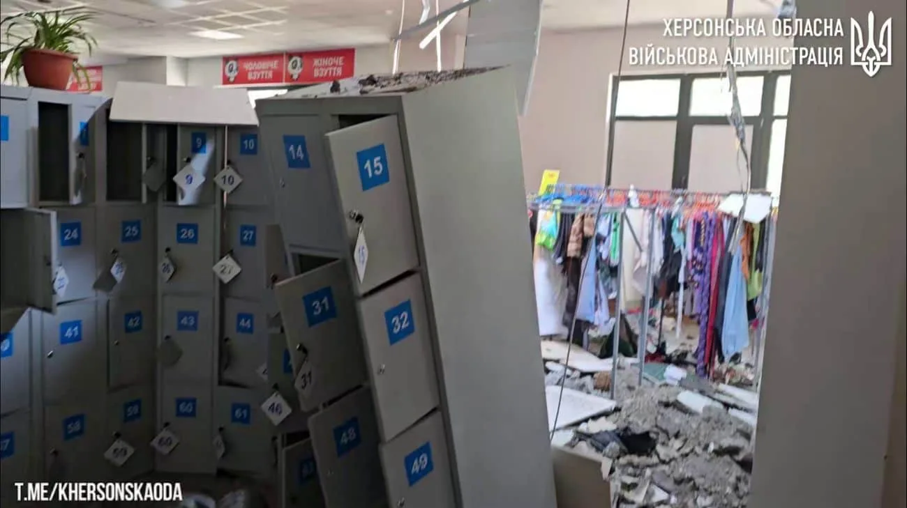 У Херсоні показали магазин, у який влучив російський снаряд