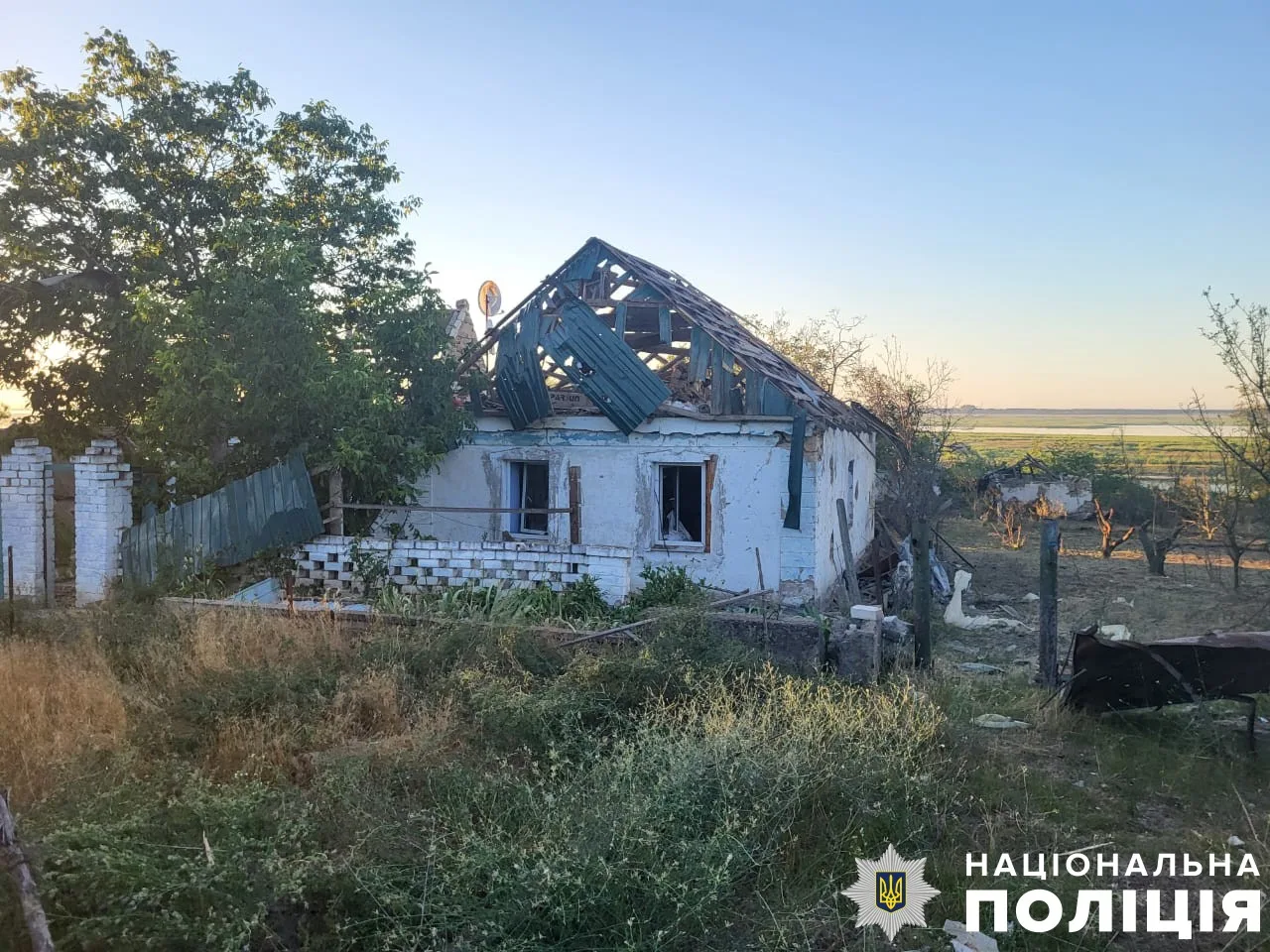 На Херсонщині через російську агресію одна людина загинула та 16 поранено, серед них двоє дітей та троє рятувальників