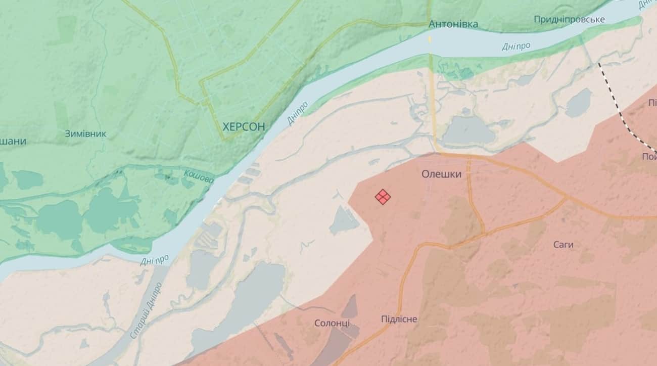 Окупанти вдарили дроном по двох цивільних у Херсоні