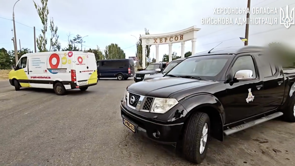 Благодійники передали ще шість автомобілів для різних військових частин Херсонщини