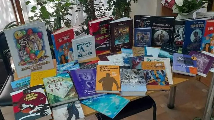 Львівські автори організували збір книжок для новостворених бібліотек Херсонщини