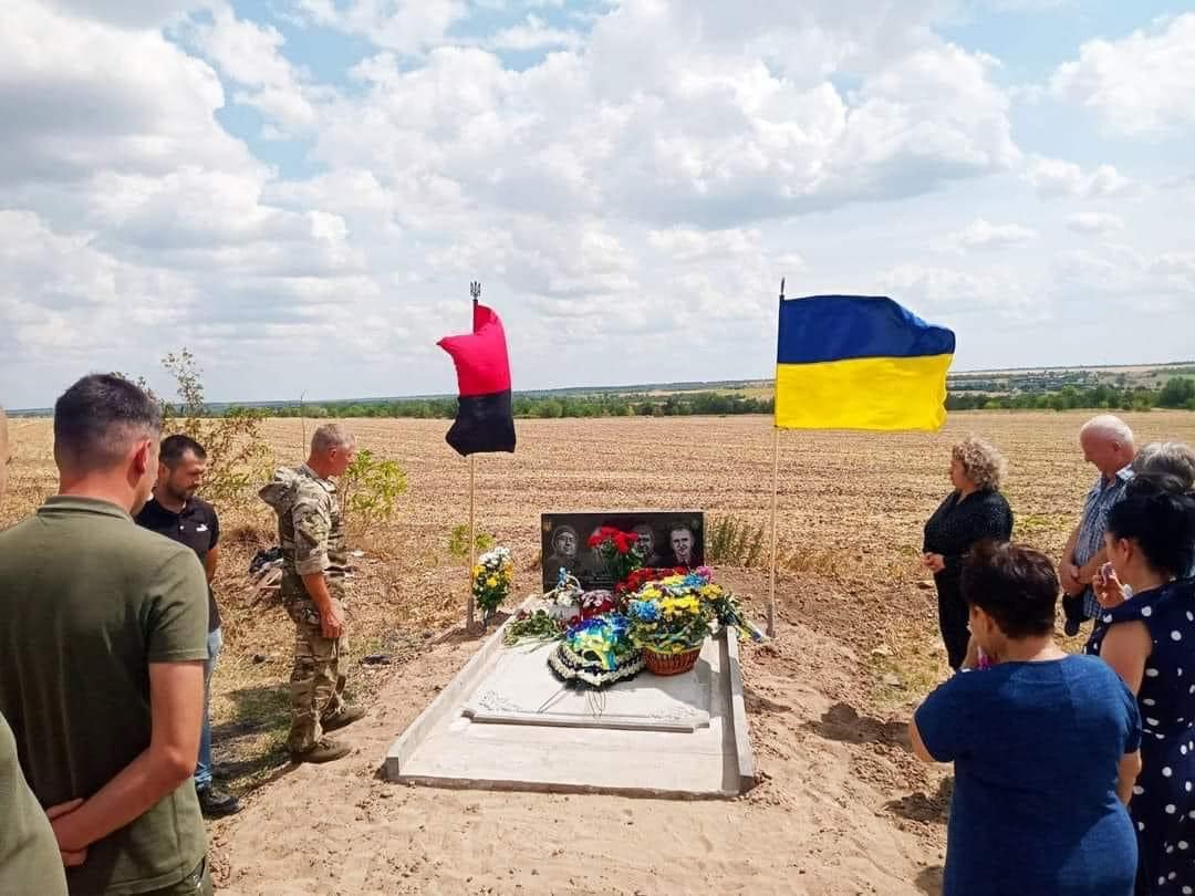 У Херсонській області урочисто відкрили меморіал вшанування полеглих Героїв