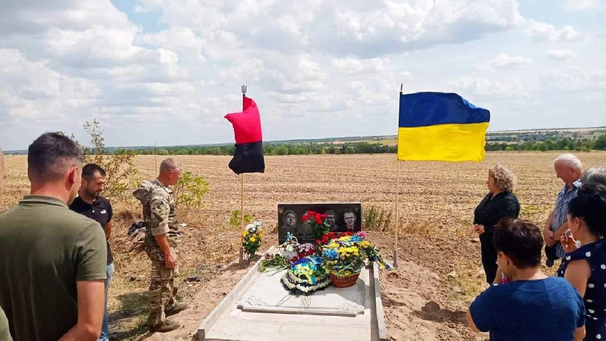 У Херсонській області урочисто відкрили пам’ятник на честь полеглих розвідників