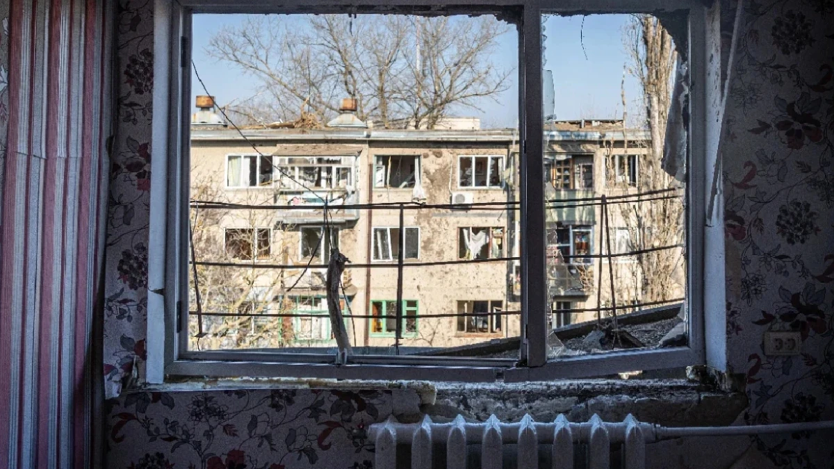 Внаслідок обстрілу Корабельного району Херсона отримали поранення двоє людей