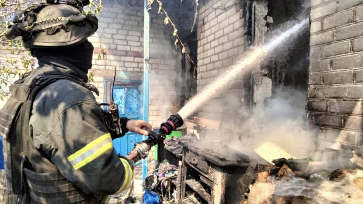 Житловий будинок у передмісті Херсона охопила пожежа, повідомляє ДСНС