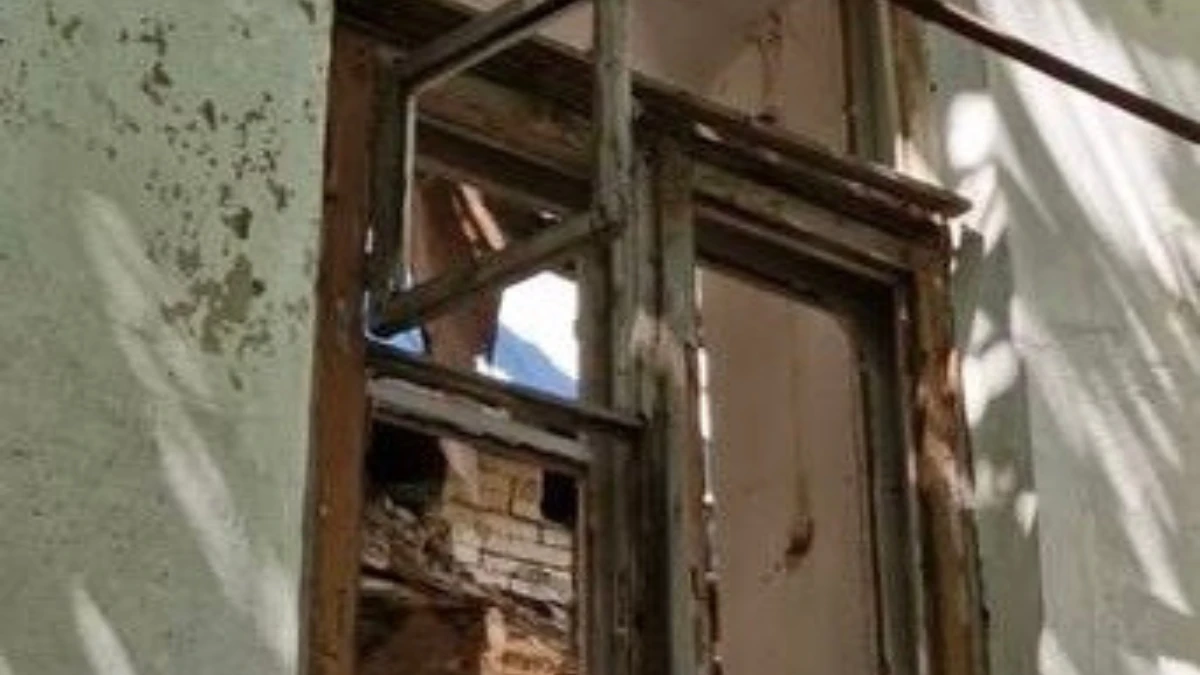 Ворожі сили нанесли мінометні удари по житлових районах Херсона: свідчення місцевих про руйнування