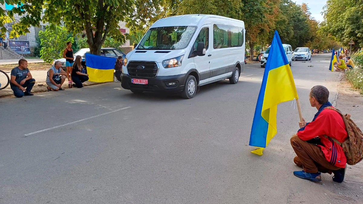 У Херсонській області провели церемонію прощання з військовим Віктором Васильєвим