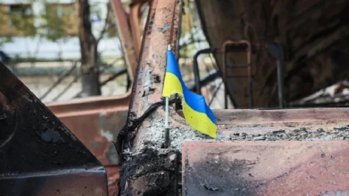 Окупанти відкрили вогонь по автомобілю в Херсоні: постраждали двоє громадян