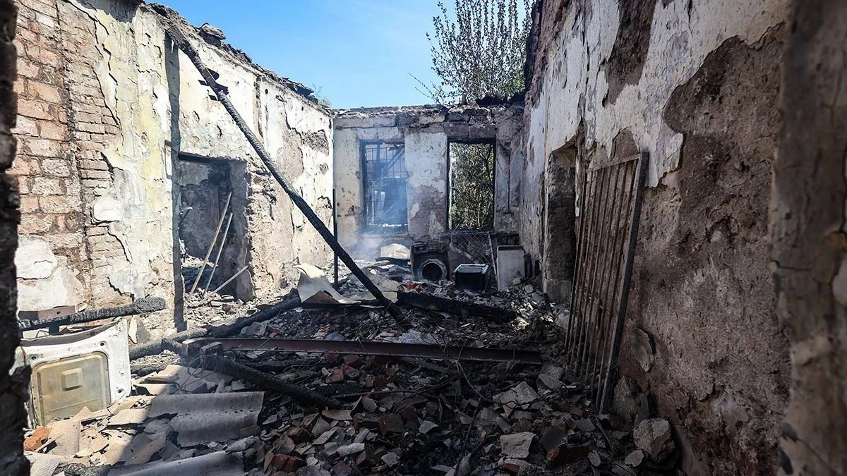 Внаслідок обстрілу районів Херсона російськими військами загинула 61-річна жінка