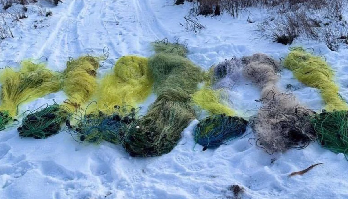 На Херсонщині інспектори у річці Інгулець затримали браконьєрські сітки та виписали протоколи на рибалок без відповідних документів